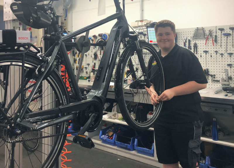 Fabian-wird-Zweiradmechatroniker Fabian-wird-Zweiradmechatroniker